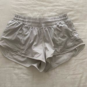 Lululemon hotty hot shorts 2.5